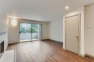 195 Wildwood Blvd SW in Issaquah, WA - Building Photo - Building Photo