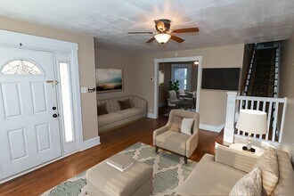 335 Stuart Ave in Downingtown, PA - Foto de edificio - Building Photo