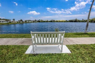 2223 Park Ln in Hollywood, FL - Building Photo
