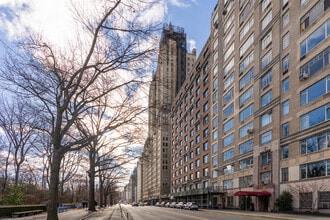 El Dorado in New York, NY - Foto de edificio - Building Photo