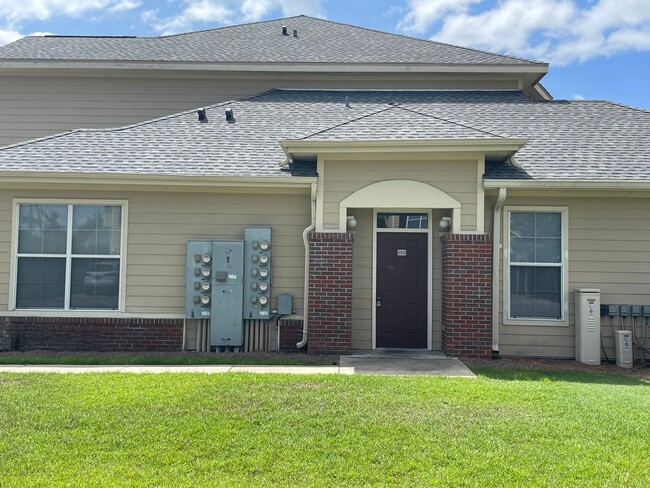 1001 Baldwin Rowe Cir in Panama City, FL - Foto de edificio - Building Photo