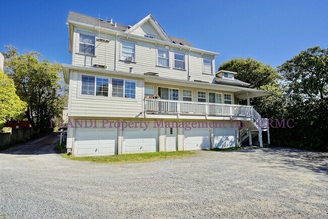 1607 Fifth Ave, Unit 2 in San Rafael, CA - Building Photo - Building Photo