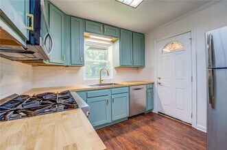 1288 Elva Dr SW in Atlanta, GA - Building Photo - Building Photo