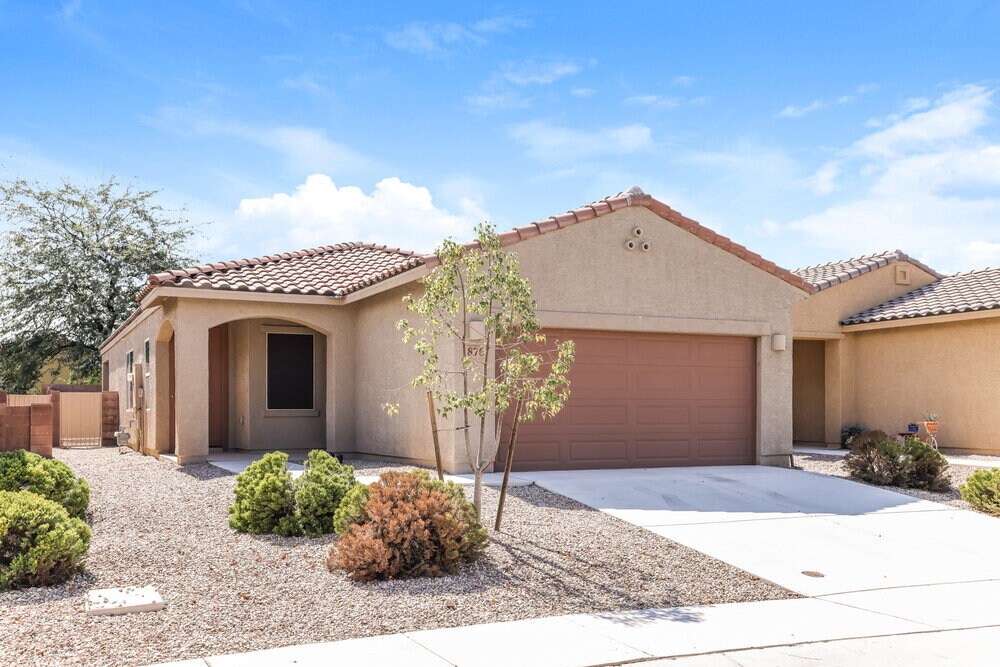 876 E Bottomlands Ln in Sahuarita, AZ - Building Photo