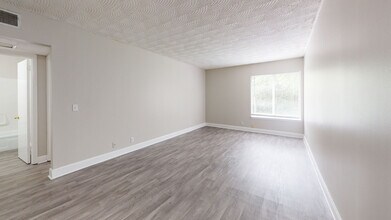 Northfield Manor Apartments in Russellville, KY - Building Photo - Building Photo