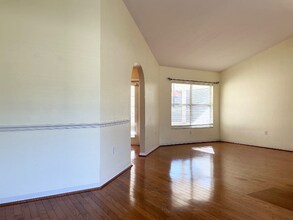 8707 NW 10th Pl in Gainesville, FL - Building Photo - Building Photo