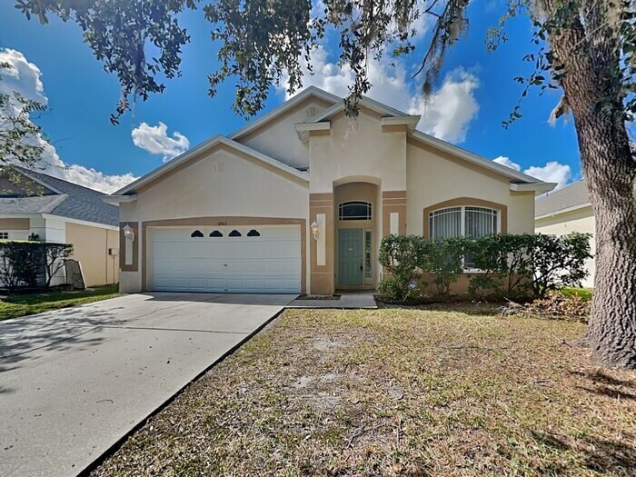 4943 Whistling Pines Ct in Wesley Chapel, FL - Building Photo