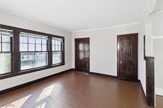 property at 1524 E 204th St