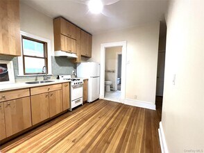 241 W Broadway in Long Beach, NY - Building Photo - Building Photo