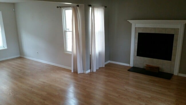901 Birchwood Ct in Newport News, VA - Building Photo - Building Photo