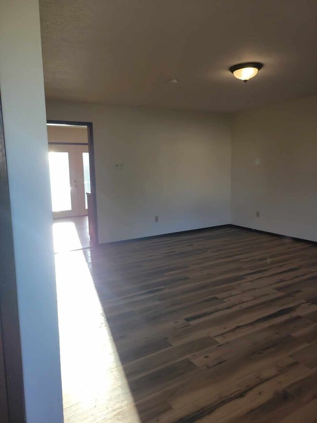 1207 Pine St in Lebanon, MO - Building Photo - Building Photo