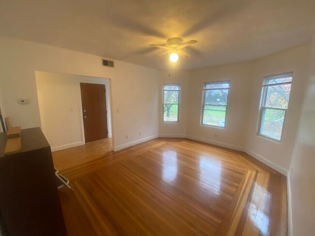 86 Fellsway W, Unit 3