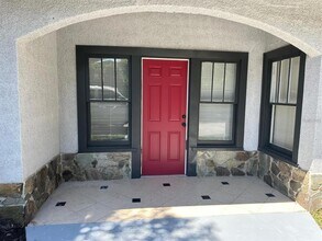 221 N Julia Ave in DeLand, FL - Building Photo - Building Photo