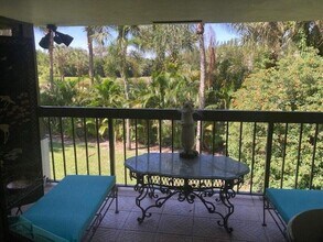 2517 Presidential Way in West Palm Beach, FL - Building Photo - Building Photo