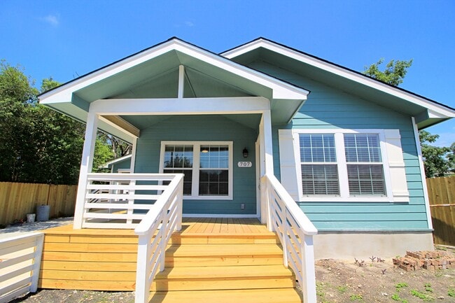 property at 707 S Olive St