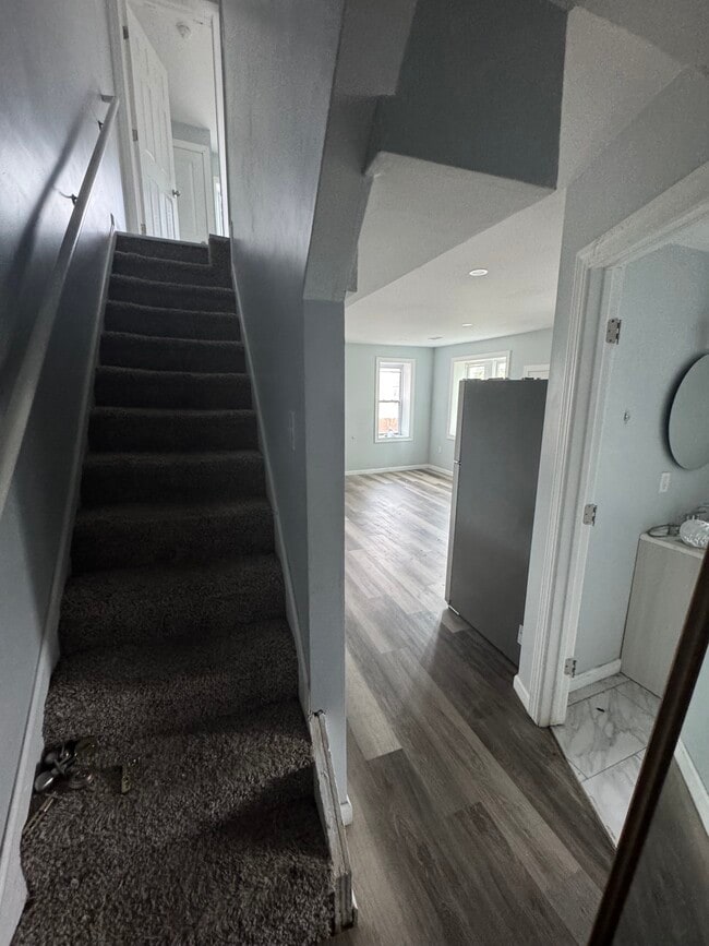 529 W 7th St, Unit 4