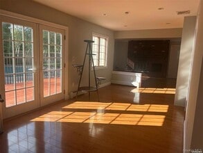 3 Thornridge Ln in Centereach, NY - Foto de edificio - Building Photo