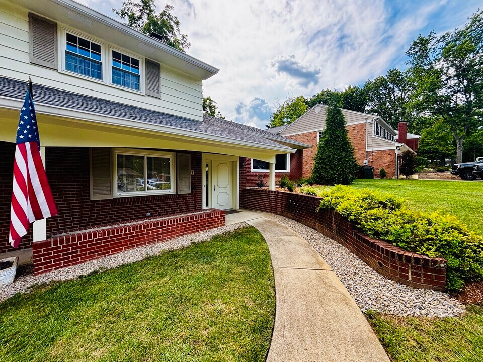 7743 Highgate Pl in Cincinnati, OH - Foto de edificio