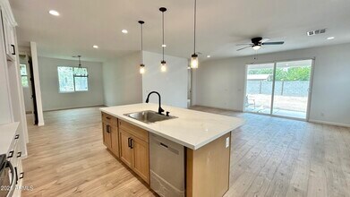 6216 W Sierra Vista Dr in Glendale, AZ - Building Photo - Building Photo