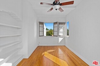 460 N Harper Ave in Los Angeles, CA - Building Photo - Building Photo