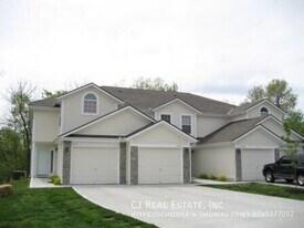 5511 NW Downing St in Blue Springs, MO - Building Photo