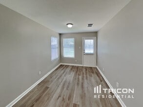 614 Harpswell Ln in Houston, TX - Foto de edificio - Building Photo