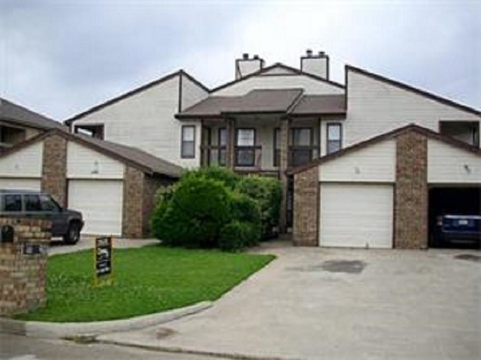 5029 Winder Ct-Unit -B in North Richland Hills, TX - Building Photo