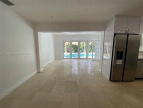 19330 NE 18th Pl in Miami, FL - Building Photo - Building Photo