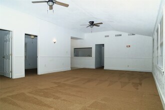 1129 N Arcola St in Angleton, TX - Building Photo - Building Photo