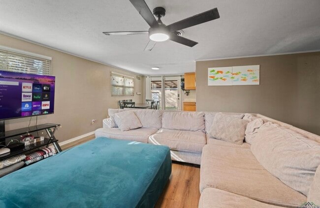 property at 3015 S Henderson Blvd