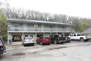 22065 Main St in Reeds Spring, MO - Building Photo