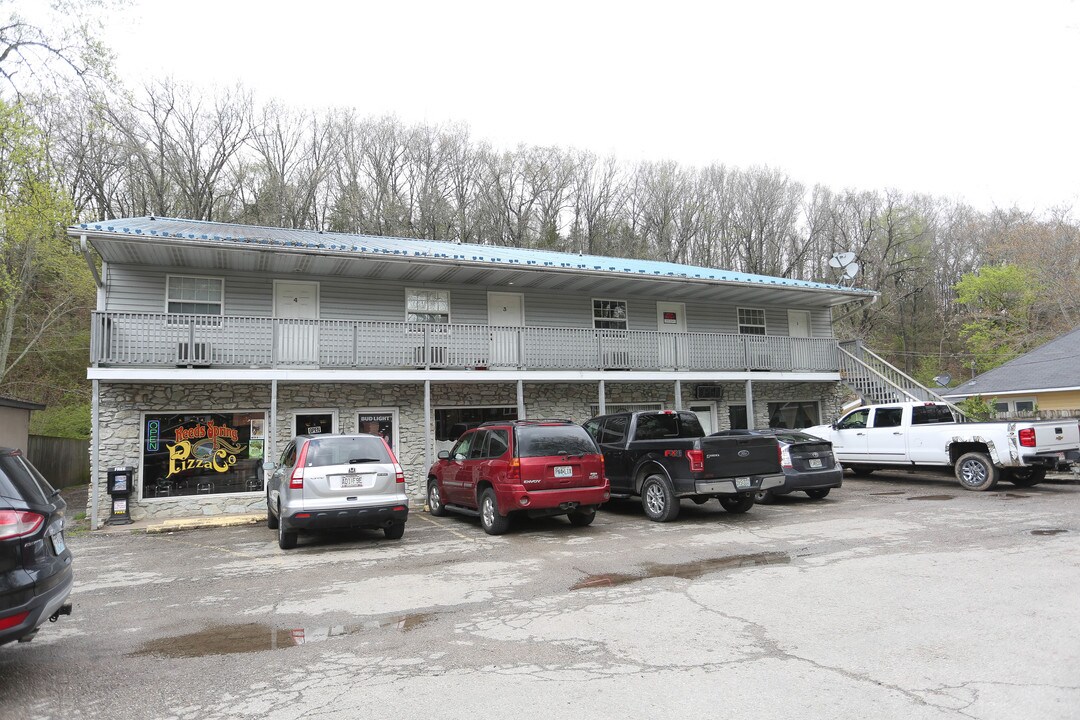 22065 Main St in Reeds Spring, MO - Building Photo