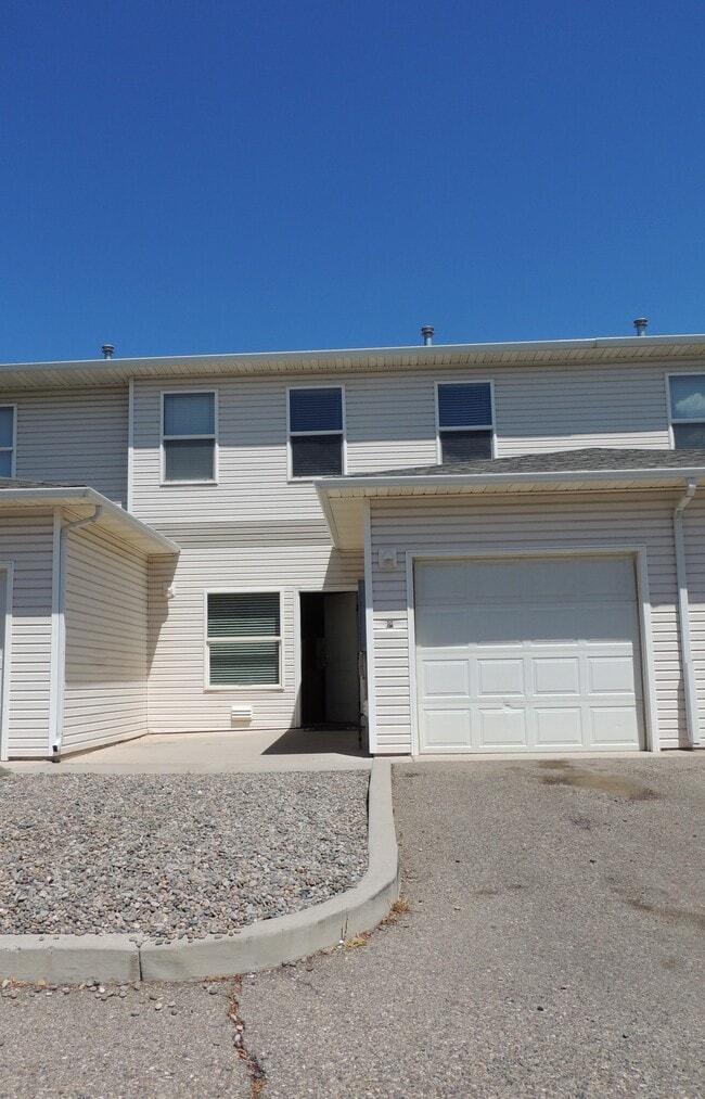 property at 2928 Paula Ln