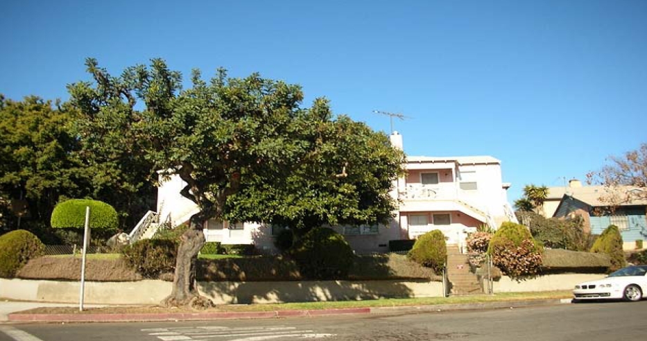 The West 83rd Street Apartments in Inglewood, CA - Building Photo