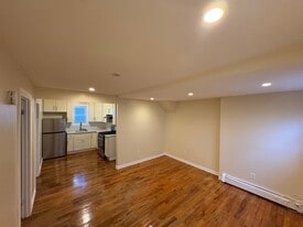 16049 122nd Ave, Unit 2 br 1 ba in Jamaica, NY - Building Photo