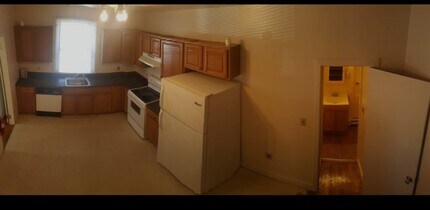 336 N 10th St, Unit 2 in Easton, PA - Building Photo - Building Photo