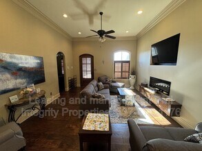 330 Dunvegan Ct in Lafayette, LA - Building Photo - Building Photo