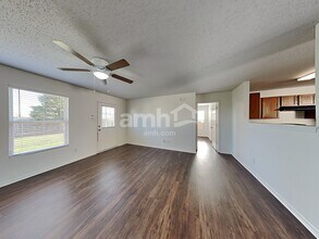 527 Bourneside Dr in Greenfield, IN - Building Photo - Building Photo