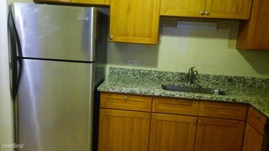 6110 N Kenmore Ave-Unit -Unit 309 in Chicago, IL - Building Photo - Building Photo