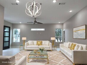 301 Knights Row in Cottonwood Shores, TX - Building Photo - Building Photo