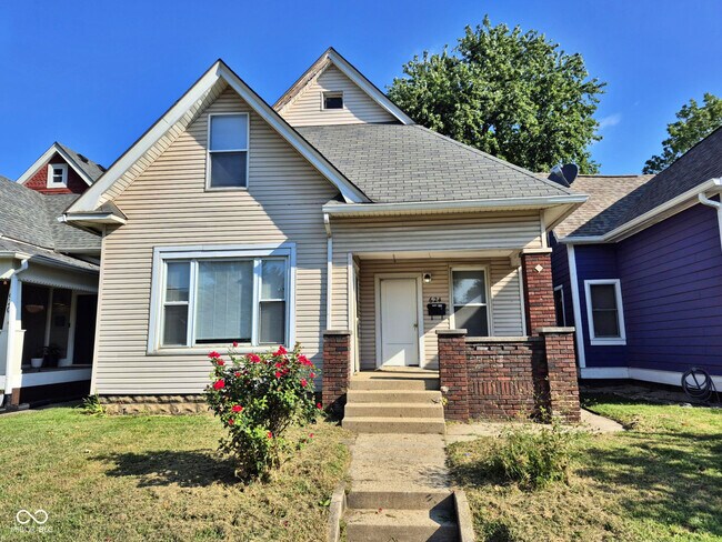 property at 624 Lincoln St
