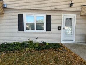 6 Marshall Dr in Cornwall, NY - Building Photo - Building Photo