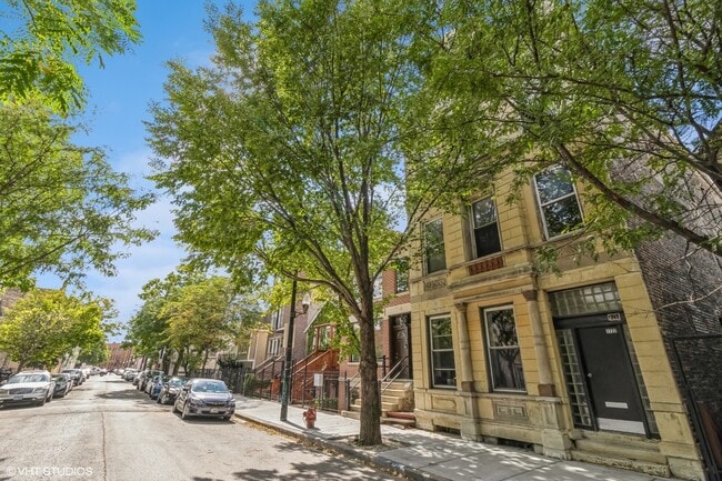 property at 1722 S Desplaines St