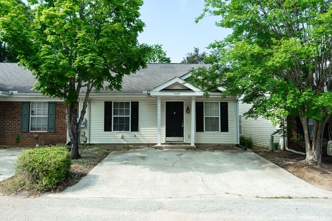 property at 2039 Emerald Bay Dr