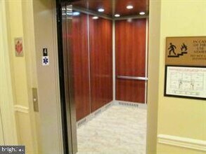 245 Breeders Cup Dr in Cherry Hill Township, NJ - Building Photo - Building Photo