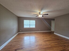 228 W Nickajack Rd in Ringgold, GA - Building Photo - Building Photo