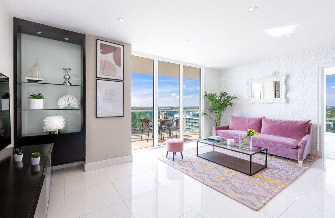 2889 McFarlane Rd in Miami, FL - Building Photo