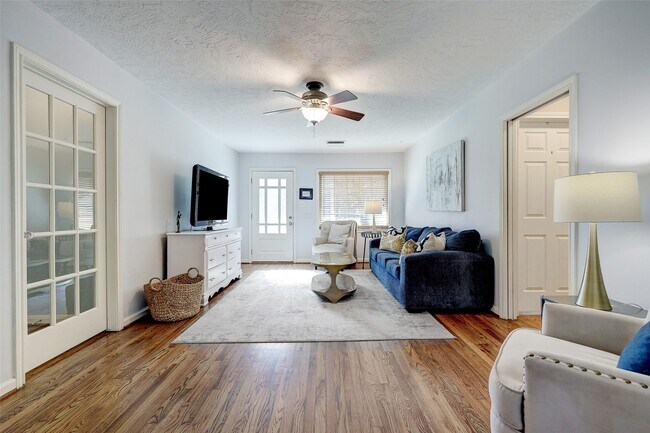 1070 Lamonte Ln in Houston, TX - Building Photo - Building Photo