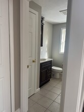 15 Honeysuckle Rd in Worcester, MA - Building Photo - Building Photo