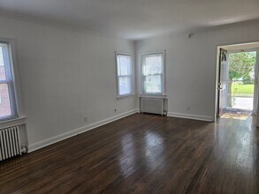 123 Nugent St in New Hyde Park, NY - Building Photo - Building Photo
